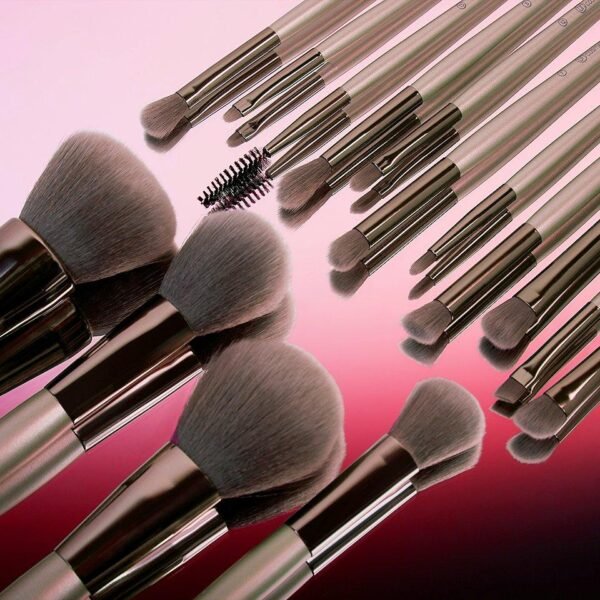 BH Cosmetics Lavish Elegance 15 Piece Brush Set with a bag