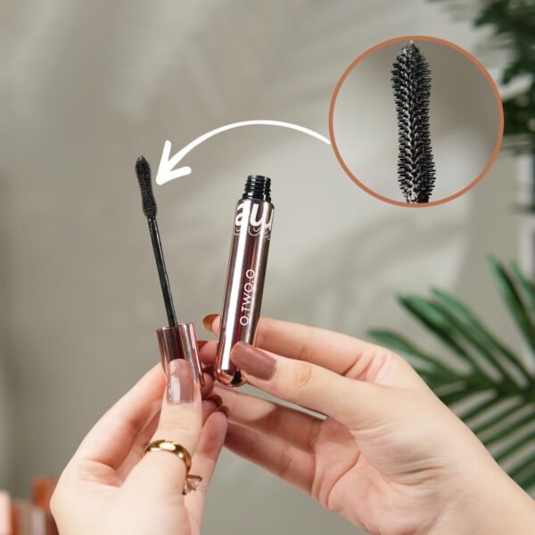 O.TWO.O Volume and Curling Waterproof Mascara