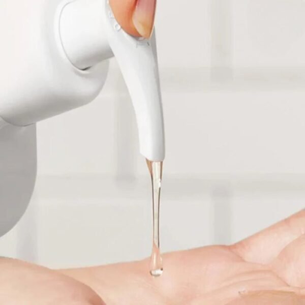 22 CeraVe Acne Foaming Cream Cleanser – 4% Benzoyl Peroxide | Deep Pore Cleanser for Oily Acne-Prone Skin