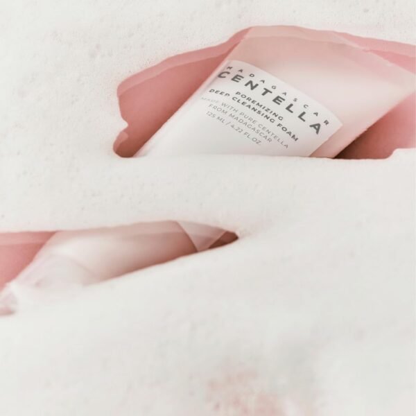 510ydqd3OvL._SL1500_ SKIN1004 Madagascar Centella Poremizing Deep Cleansing Foam – 125ml