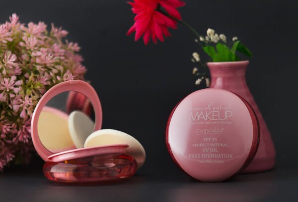 DesignFreeFoundationPink Emelie Perfect Natural UV Two Way Cake | Oil-Free Foundation with SPF 35