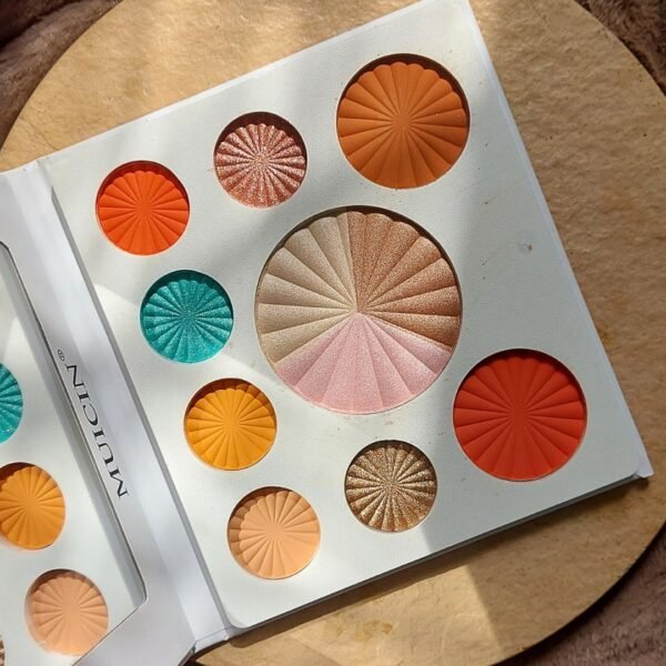 MUICIN White Blusher & Eyeshadow Palette