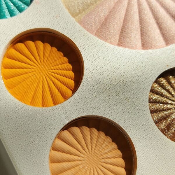 MUICIN White Blusher & Eyeshadow Palette